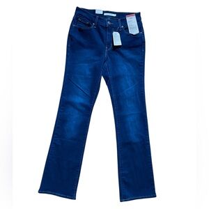 Levi's - Classic Bootcut Dark Wash Mid-rise Jeans - 26x32 (Measured W28)